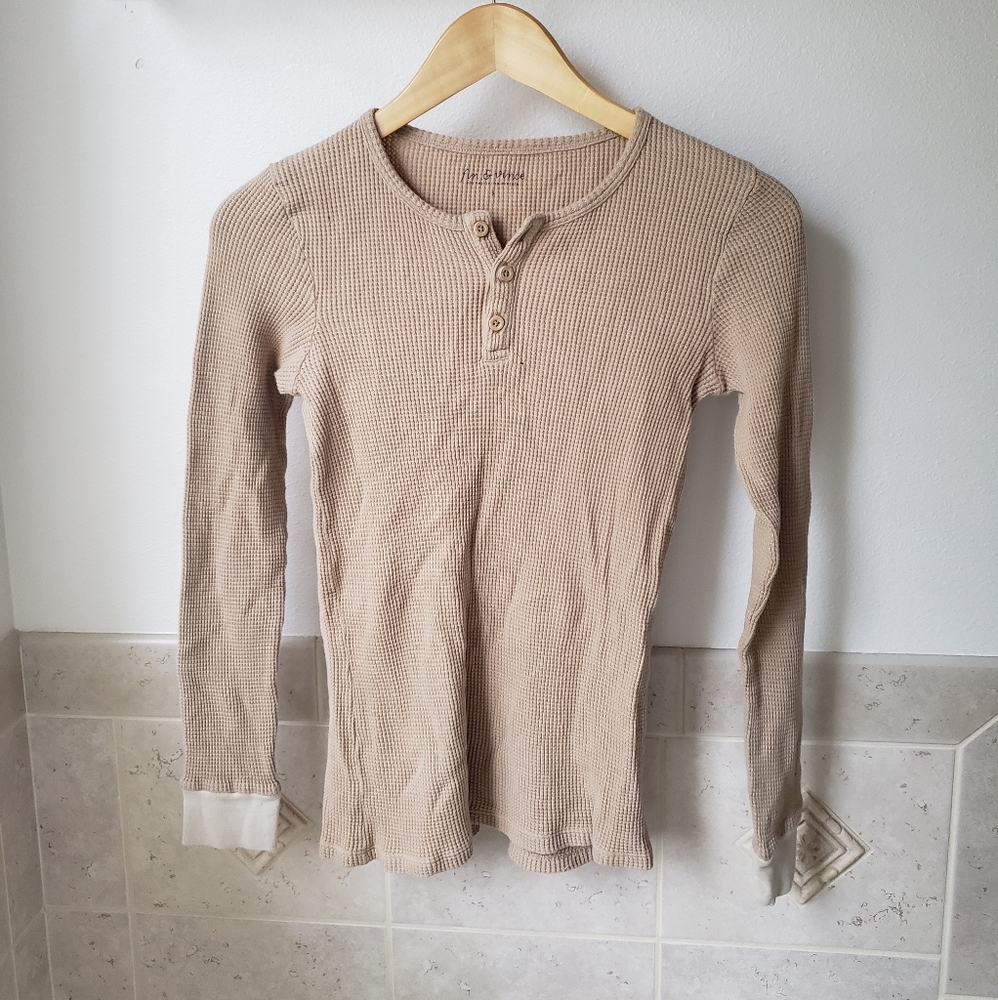Fin & Vince women's waffle henley top, taupe, size small